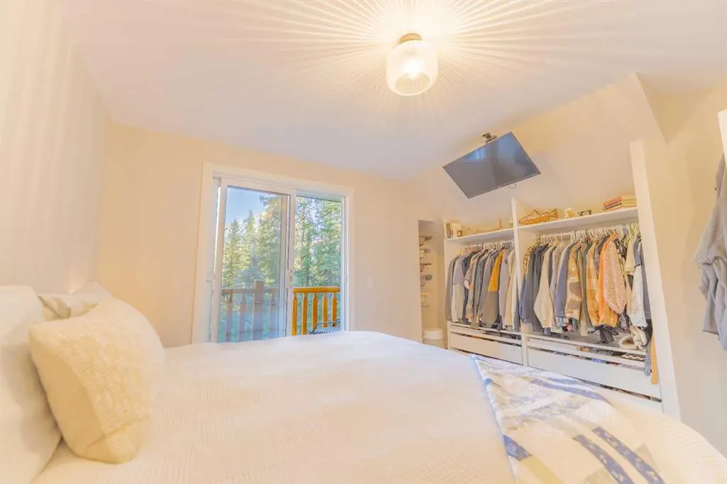 153 Cave Ave, #1