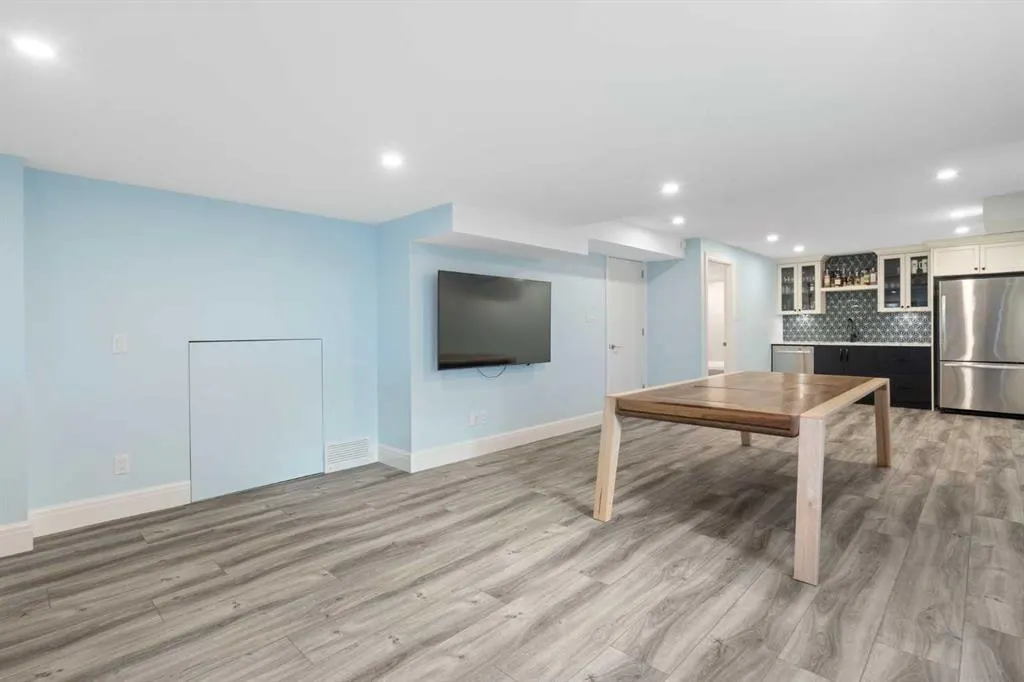 20 Stradwick Way SW