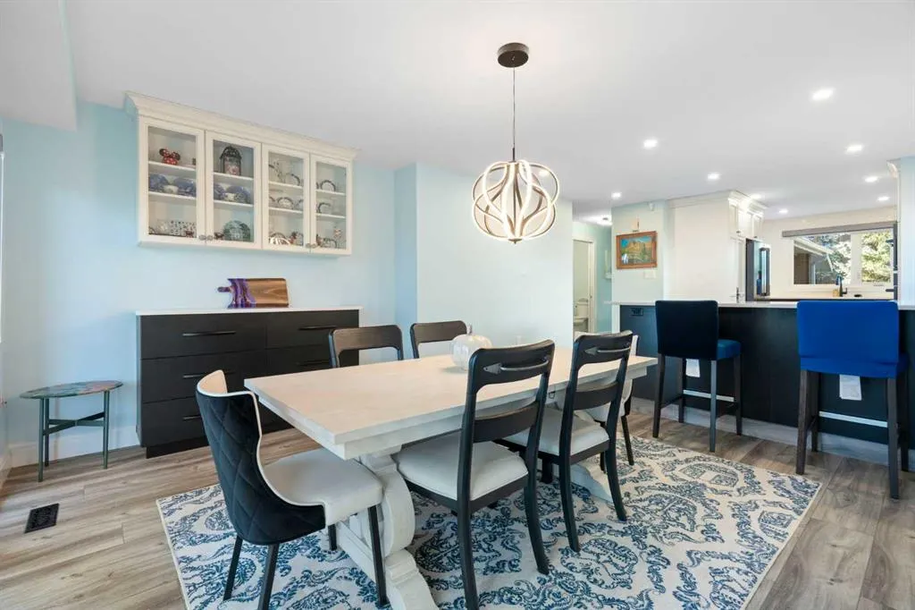 20 Stradwick Way SW