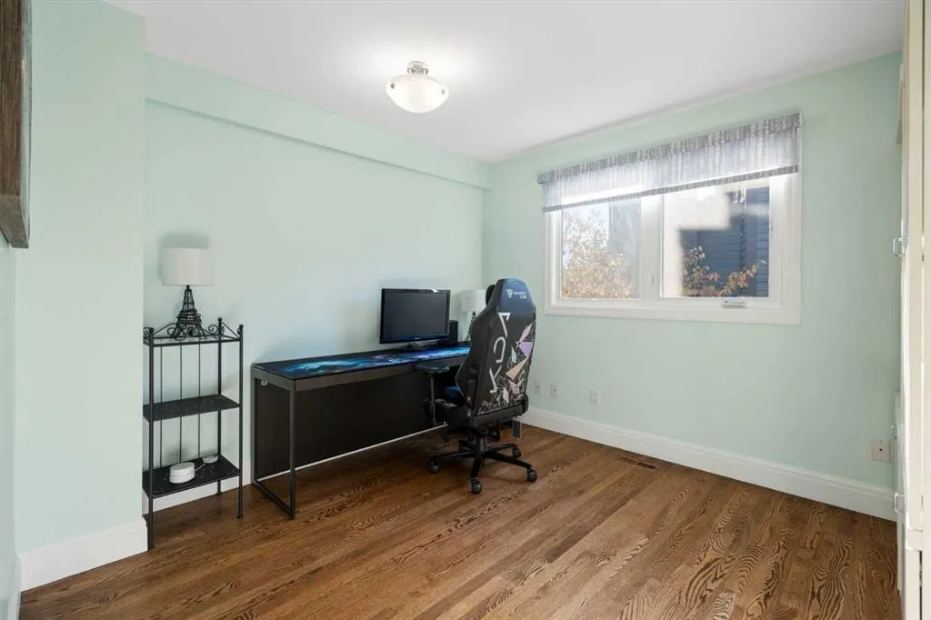 20 Stradwick Way SW