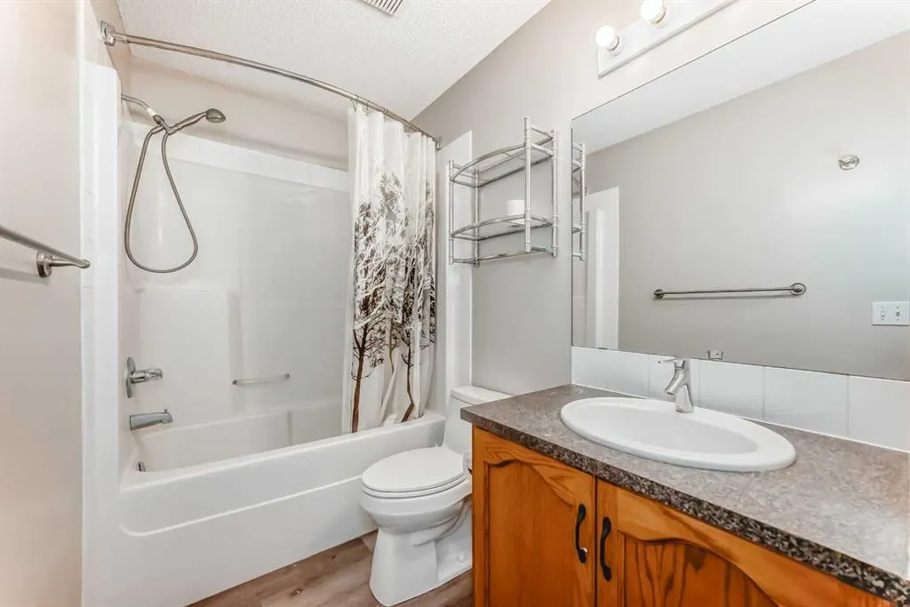 184 Mt Aberdeen Manor SE