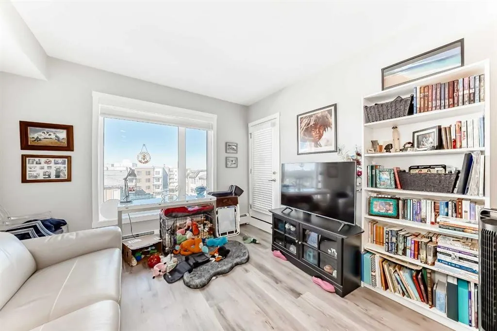 200 Shawnee Square SW, #403