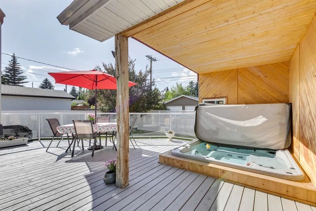 71 Sackville Drive SW