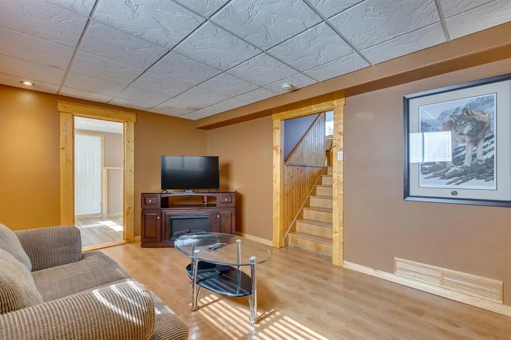 71 Sackville Drive SW