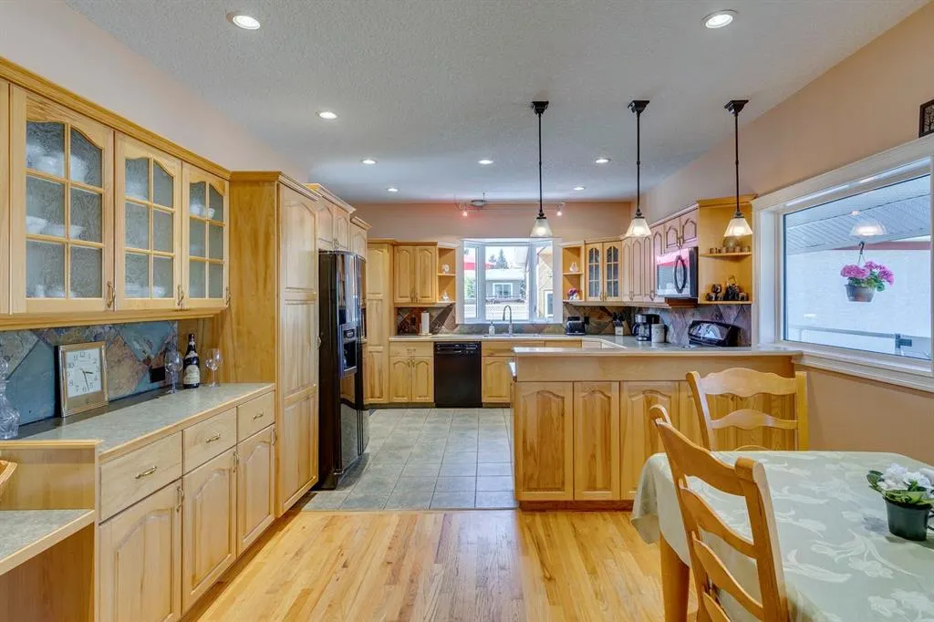 71 Sackville Drive SW