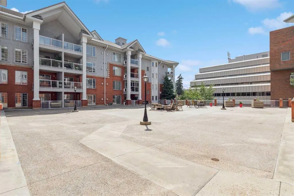8535 Bonaventure Drive SE, #251