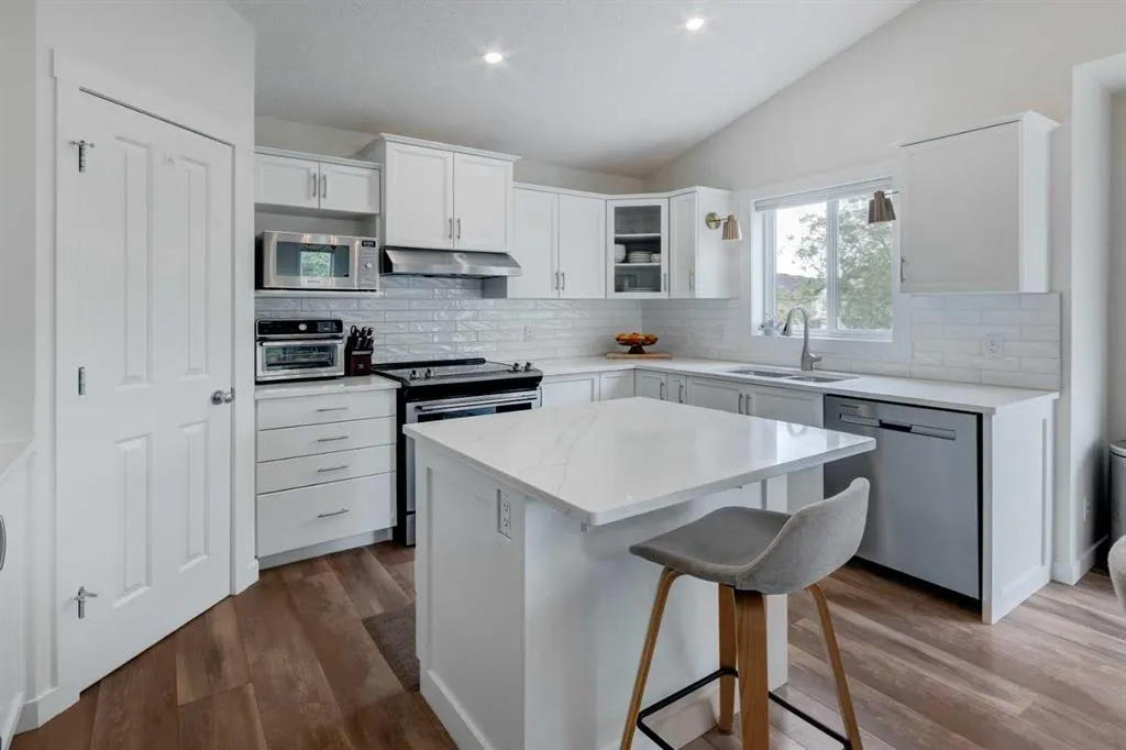 120 West Creek Close