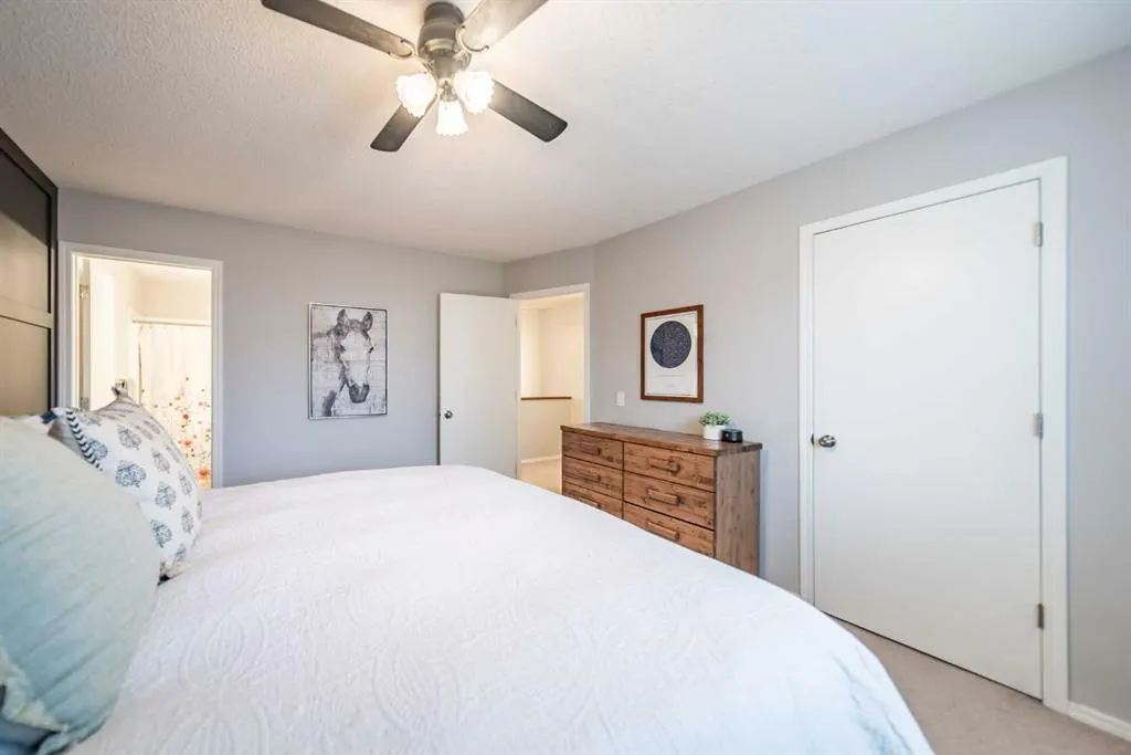 17 Hidden Close NW