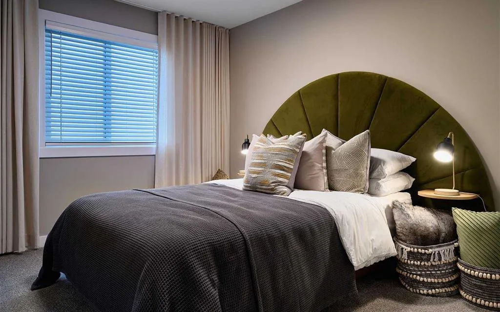 80 Silver Spruce Bay SW