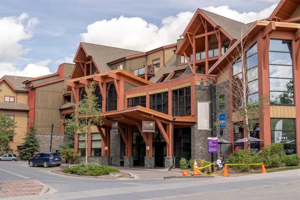 173 Kananaskis Way, #323