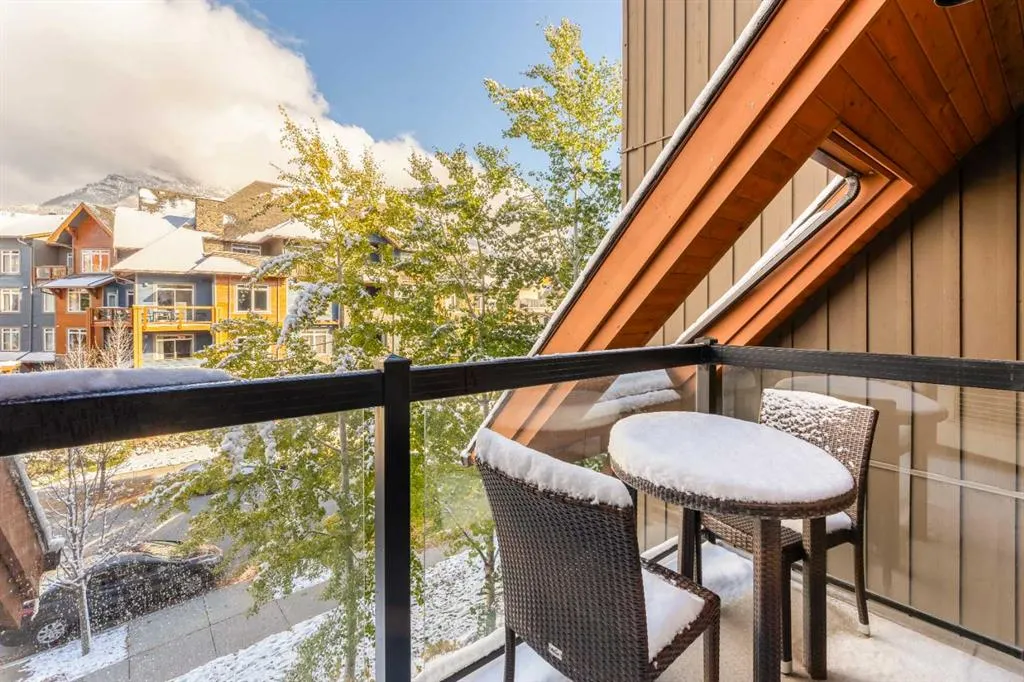 173 Kananaskis Way, #323