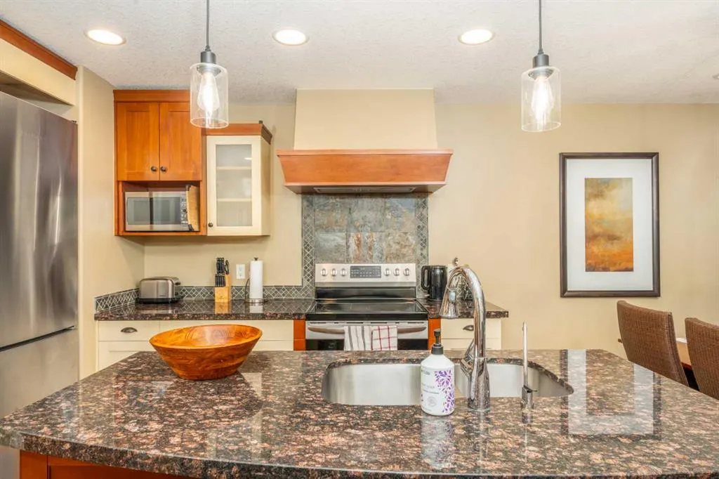 173 Kananaskis Way, #323