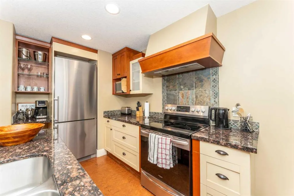 173 Kananaskis Way, #323