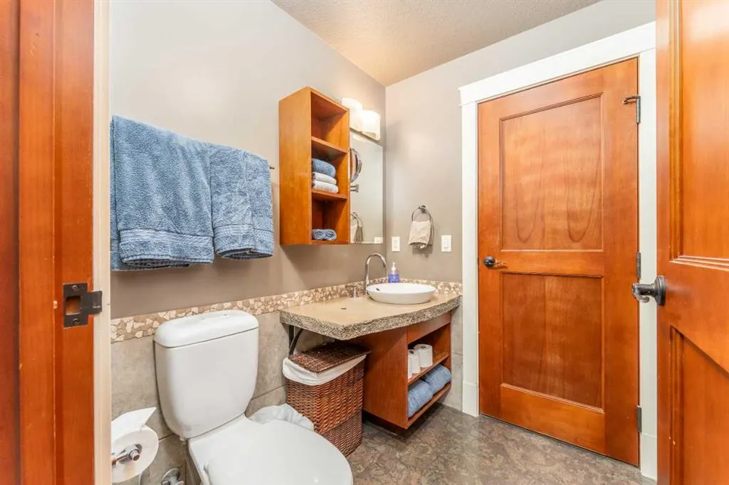 173 Kananaskis Way, #323