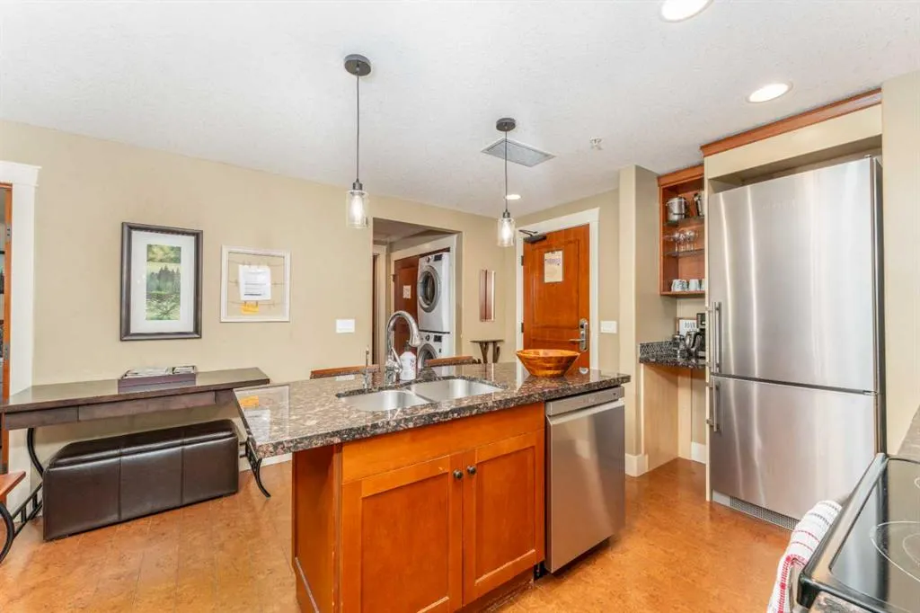173 Kananaskis Way, #323