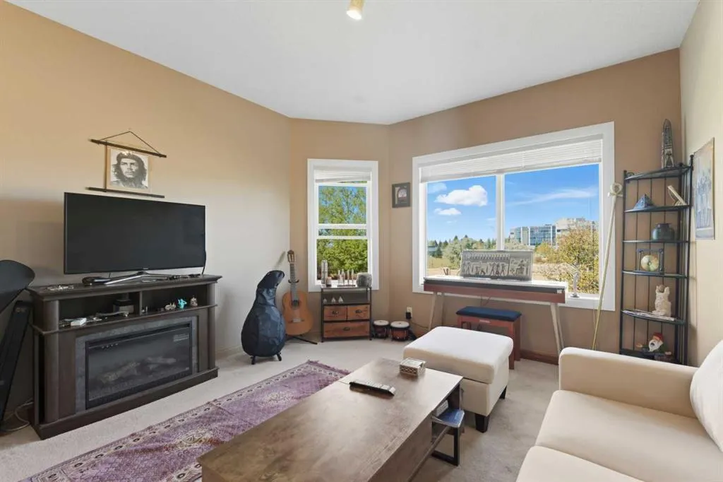 1920 14 Avenue NE, #221