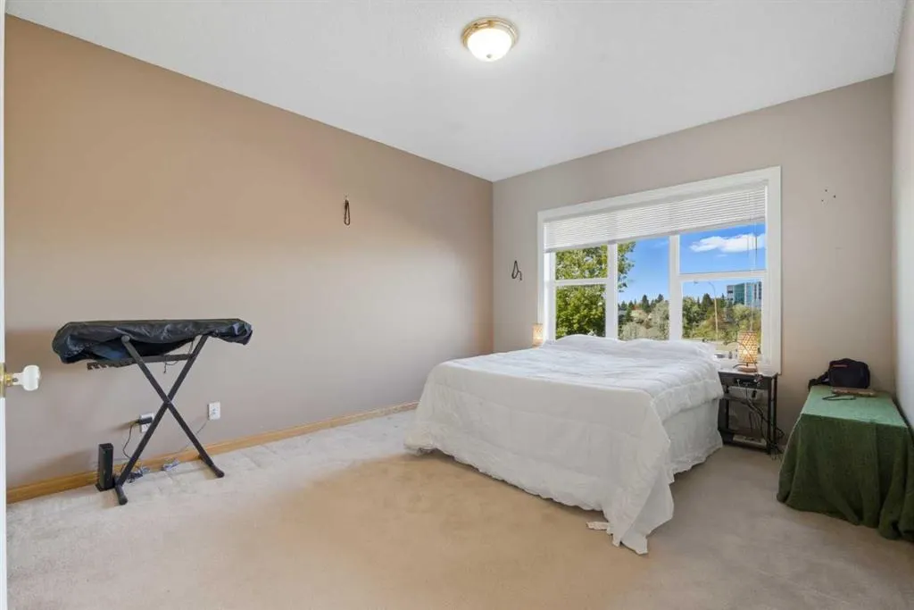 1920 14 Avenue NE, #221