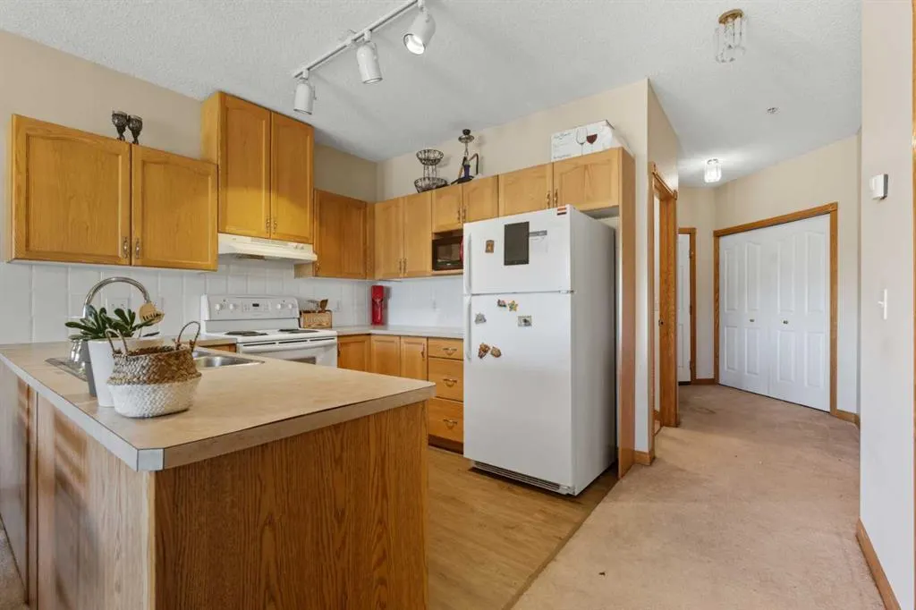 1920 14 Avenue NE, #221