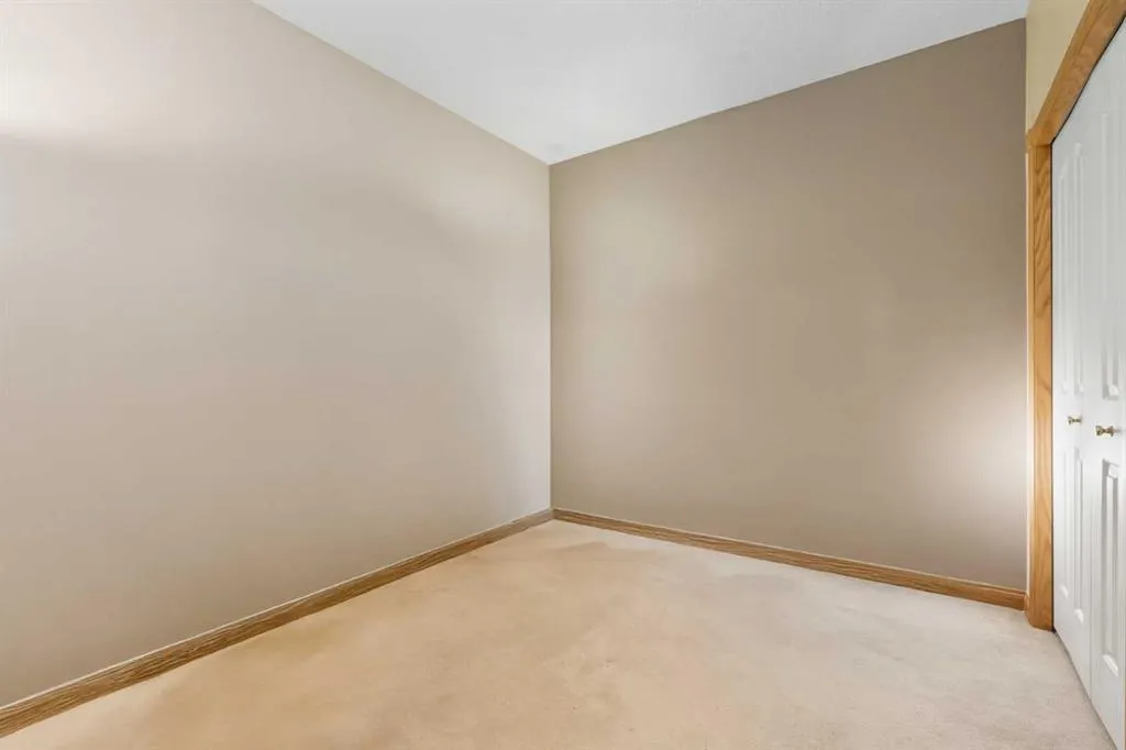 1920 14 Avenue NE, #221