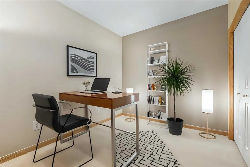 1920 14 Avenue NE, #221