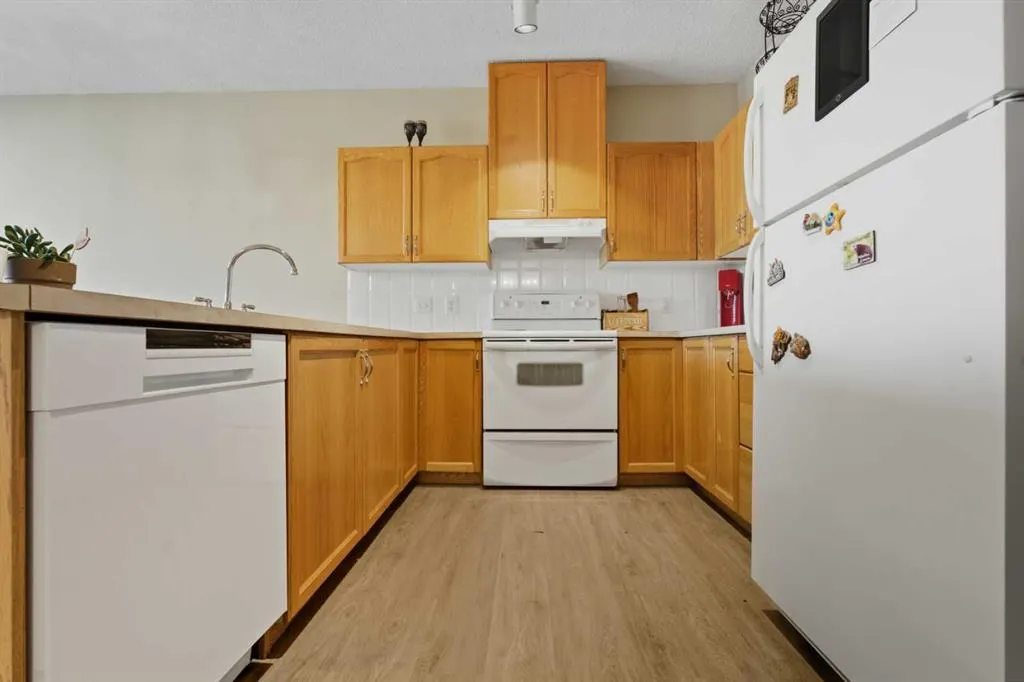 1920 14 Avenue NE, #221