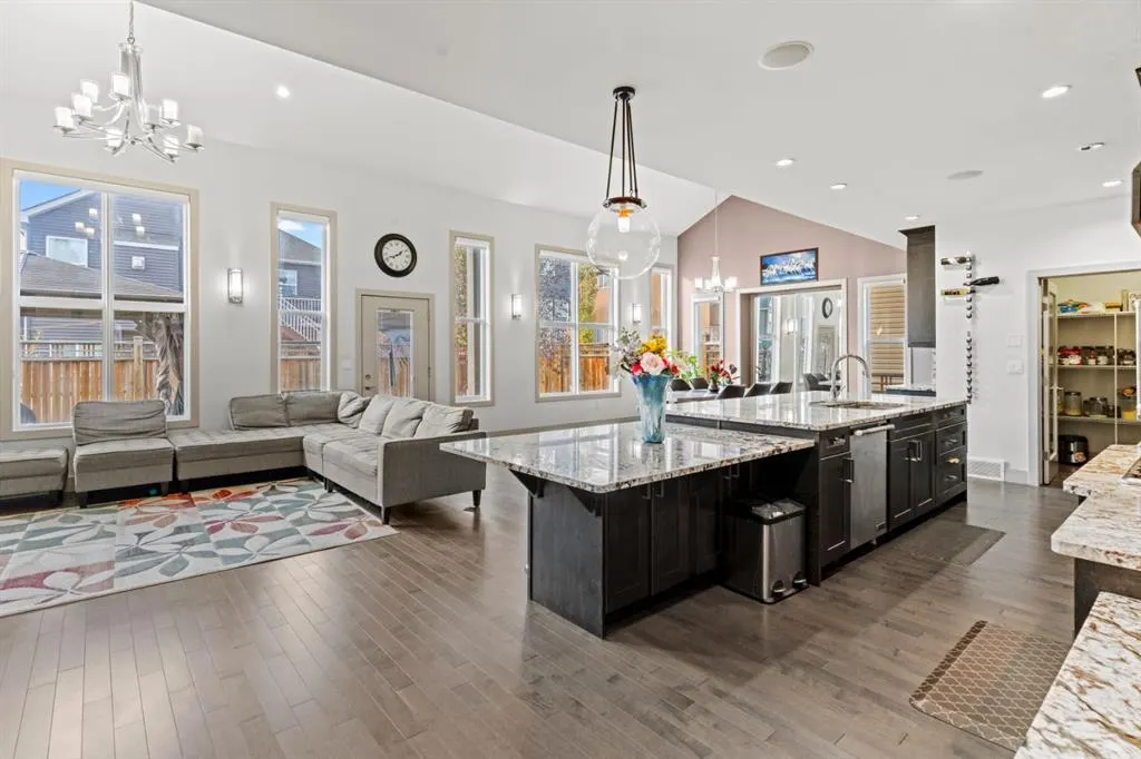 269 Kinniburge Boulevard