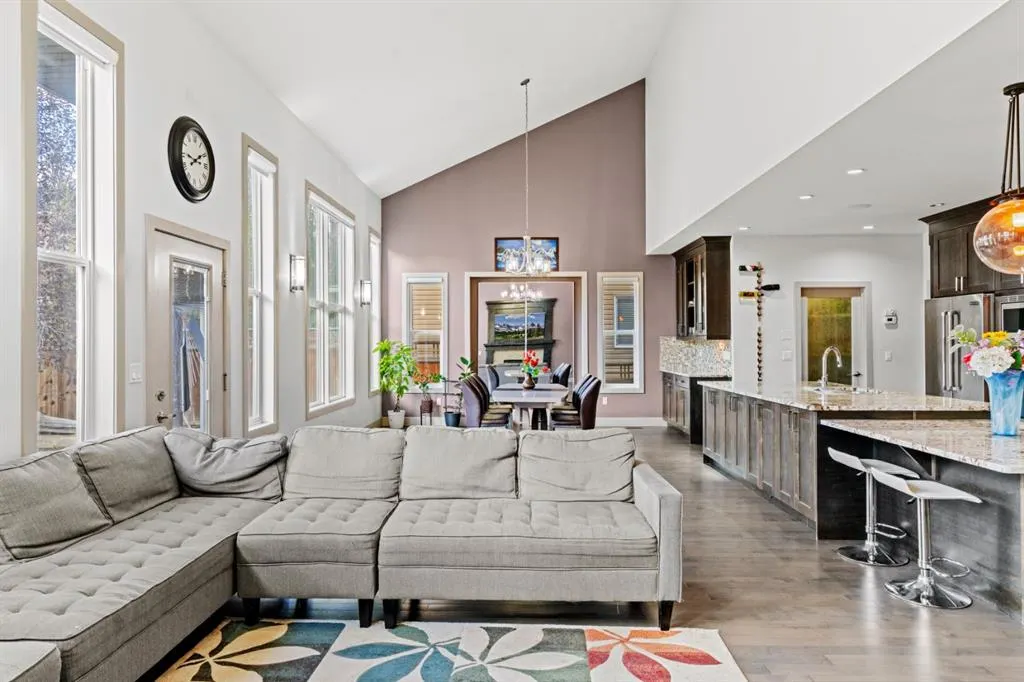 269 Kinniburge Boulevard