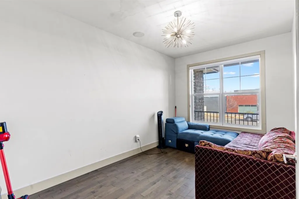 269 Kinniburge Boulevard