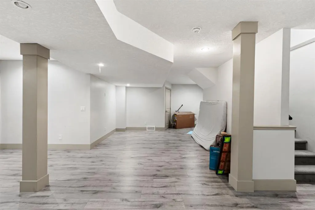 269 Kinniburge Boulevard