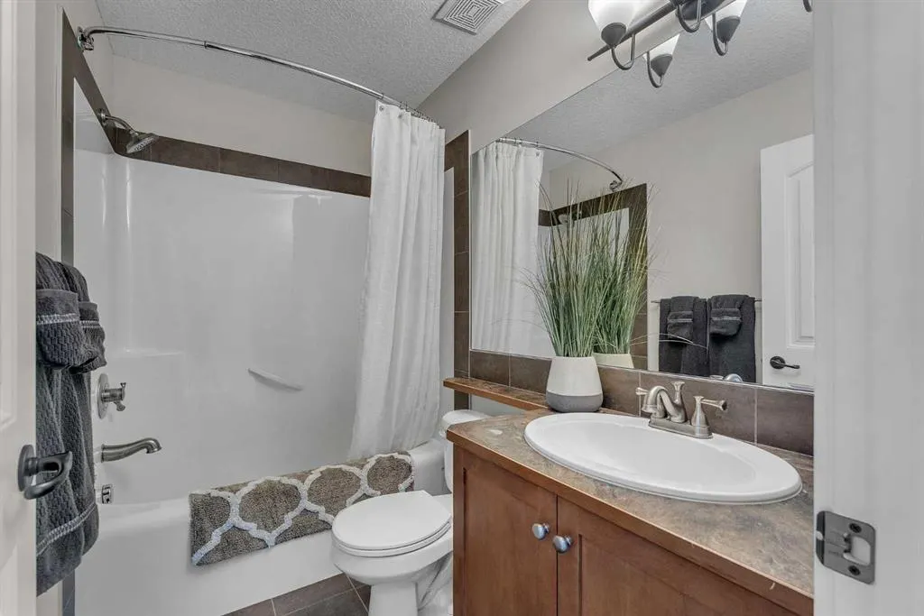 103 Aspen Stone Crescent SW