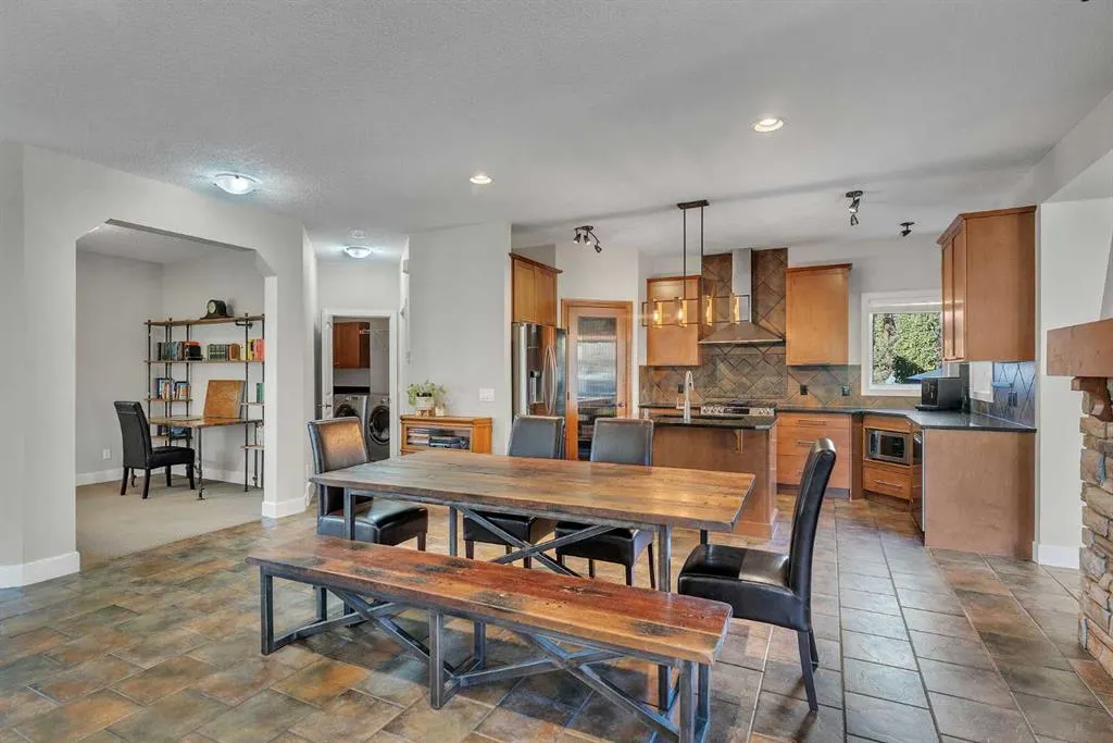 103 Aspen Stone Crescent SW