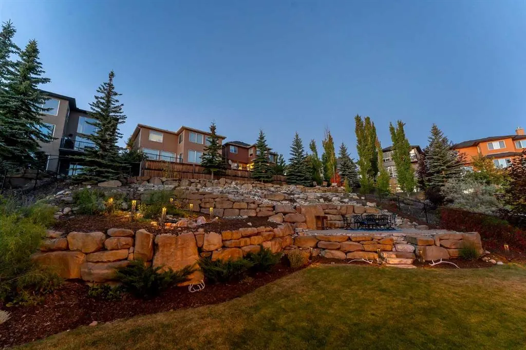 103 Aspen Stone Crescent SW
