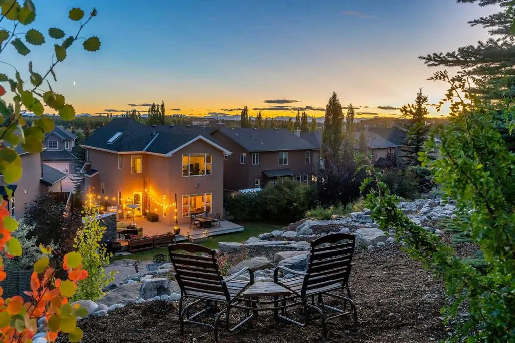 103 Aspen Stone Crescent SW