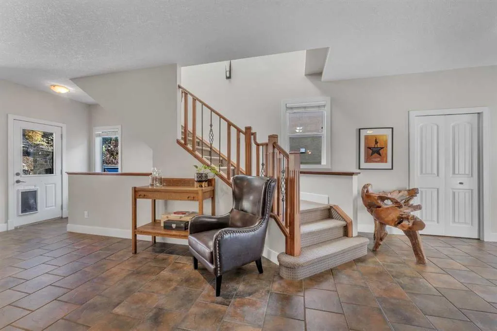 103 Aspen Stone Crescent SW