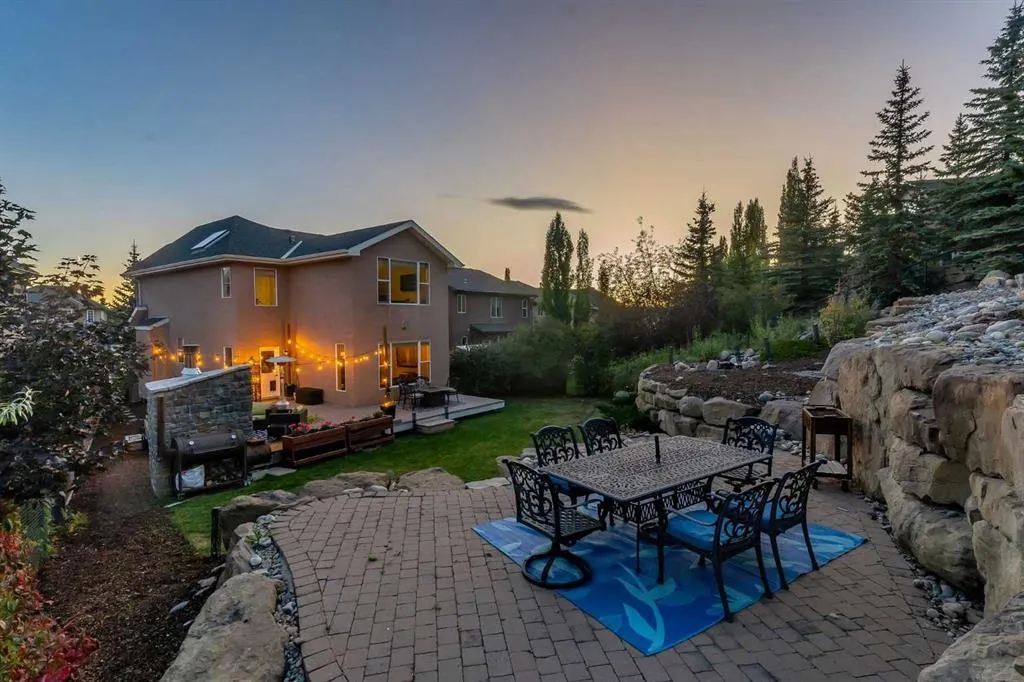 103 Aspen Stone Crescent SW
