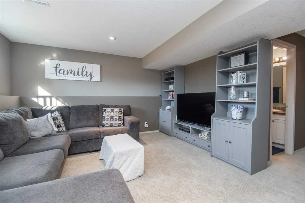 1 Pine Crescent