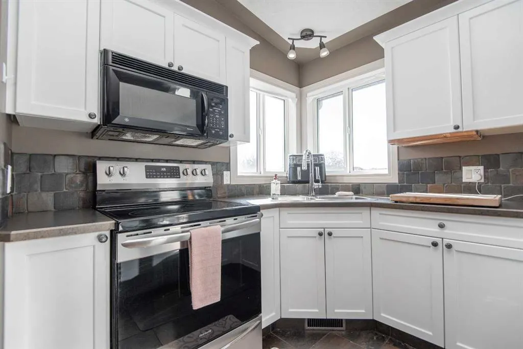 1 Pine Crescent