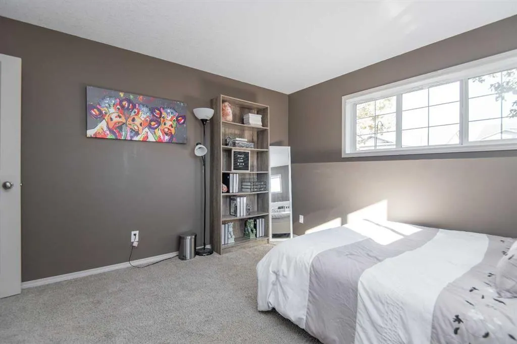 1 Pine Crescent