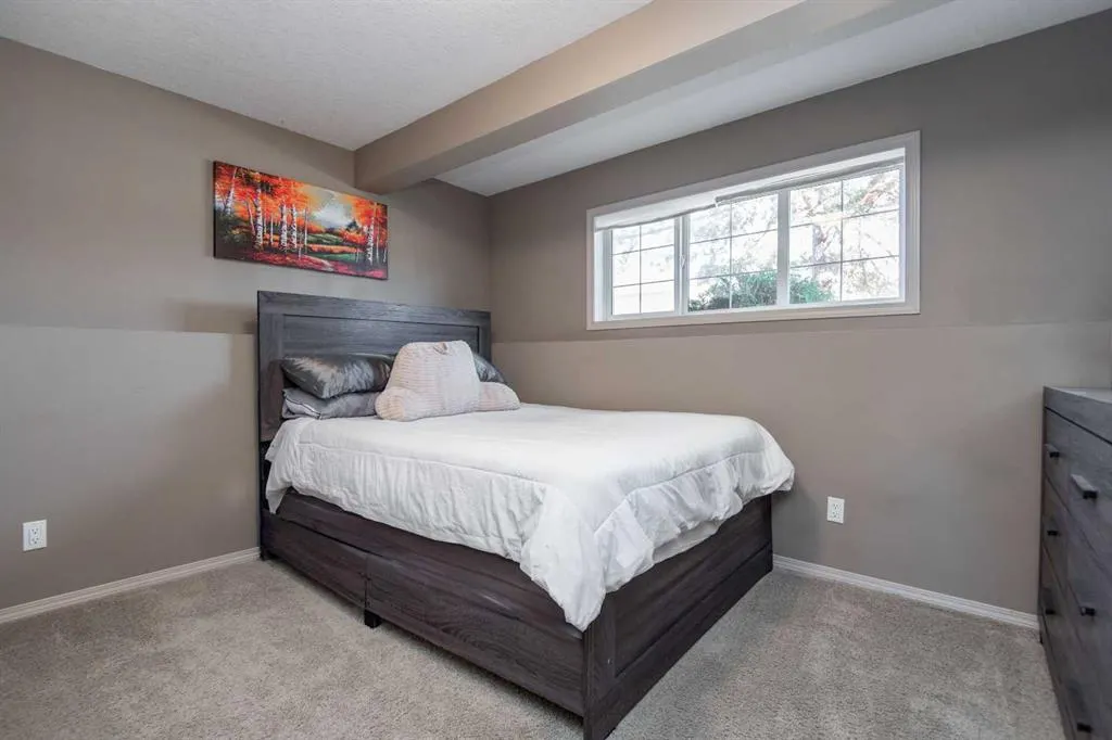 1 Pine Crescent
