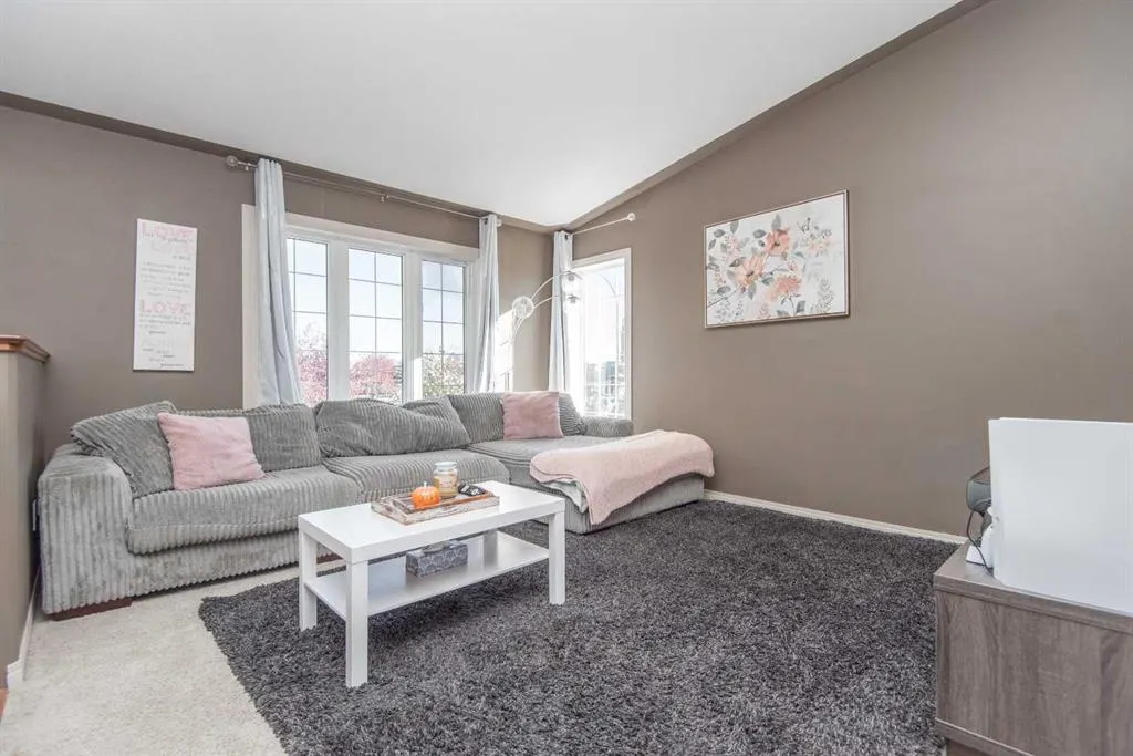 1 Pine Crescent