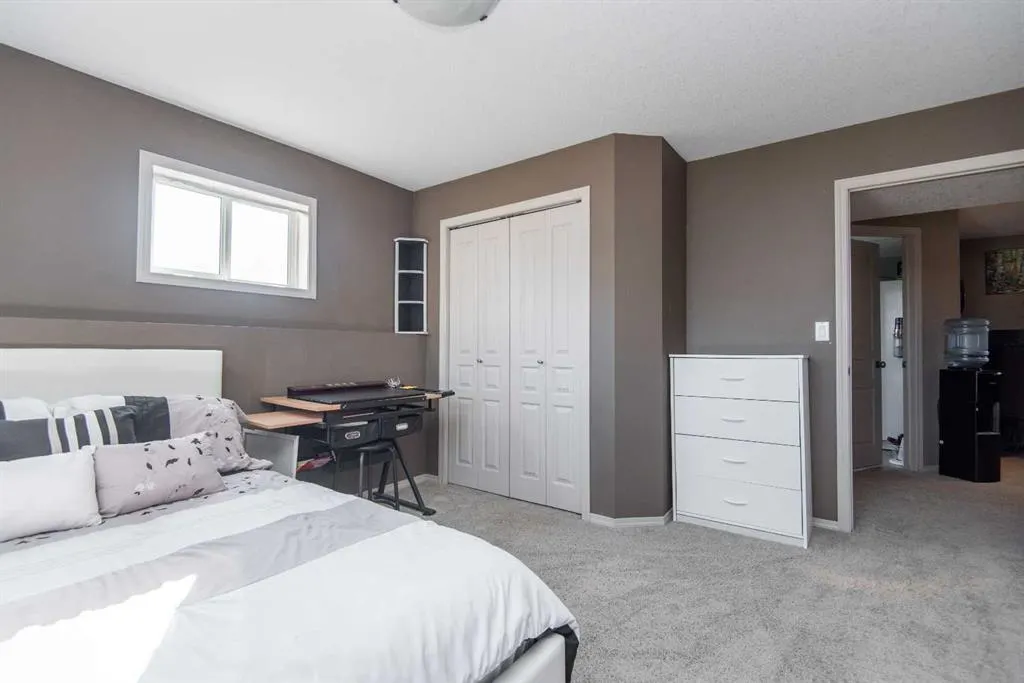 1 Pine Crescent