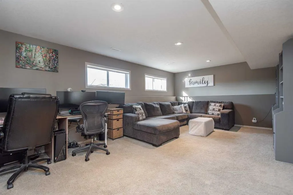 1 Pine Crescent