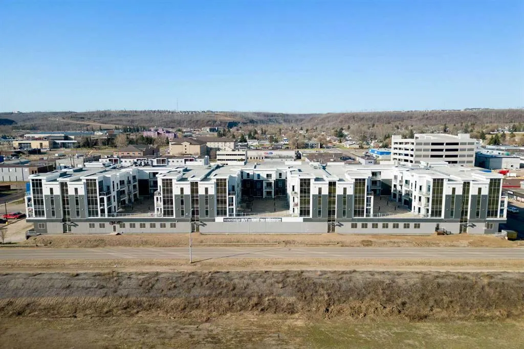 10218 King Street, #216