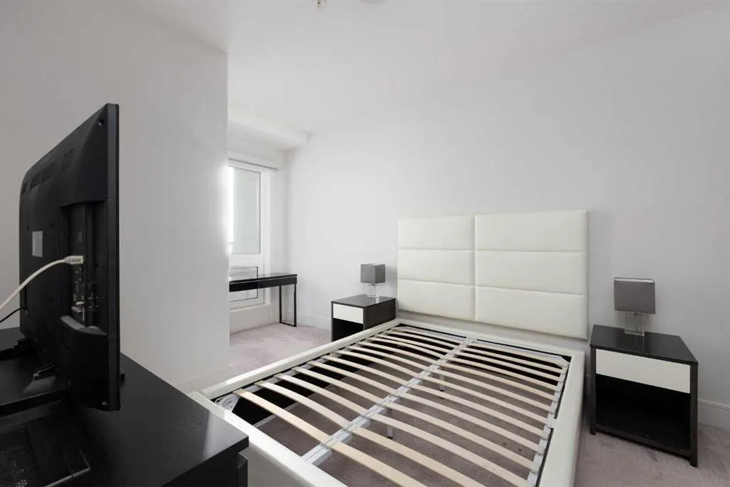 10218 King Street, #216