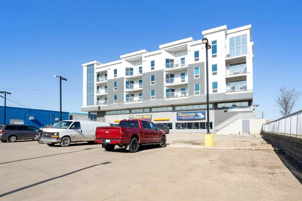 10218 King Street, #216