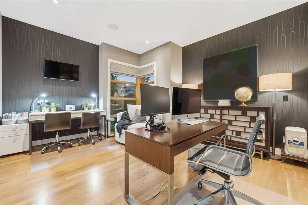 2014 32 Avenue SW