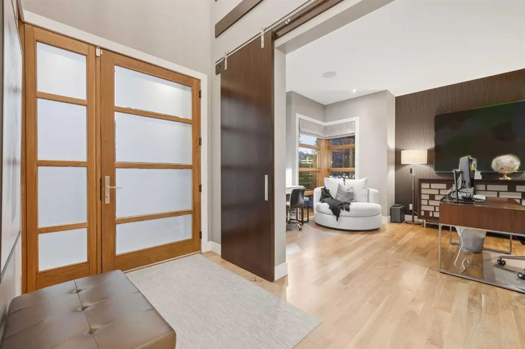 2014 32 Avenue SW