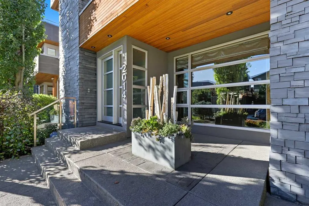 2014 32 Avenue SW