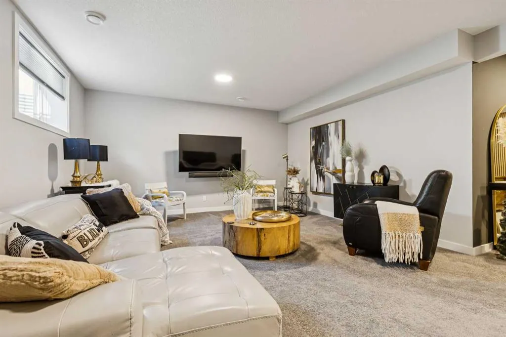 376 Precedence Hill