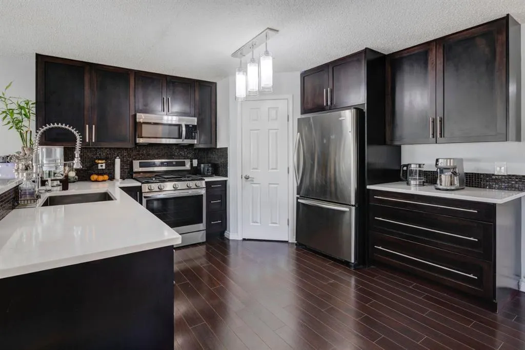 6 Hidden Creek Rise NW